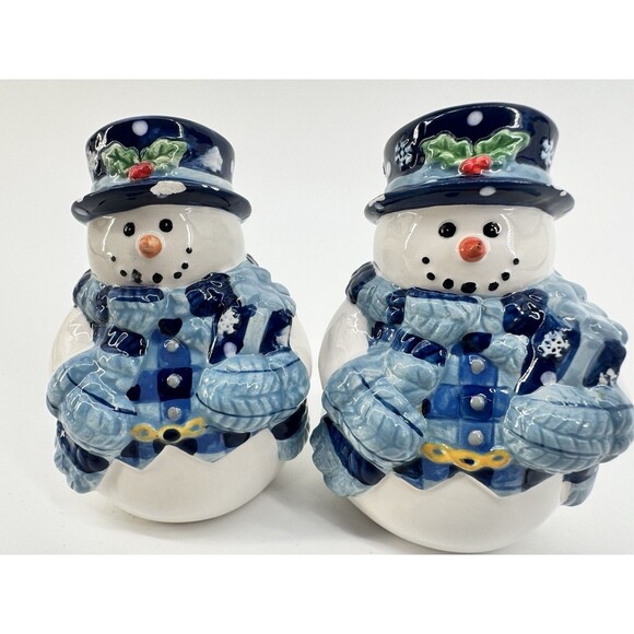 Ceramic Hugging Snowmen Salt & Pepper Shakers Blue White Winter Set - Picture 7 of 12